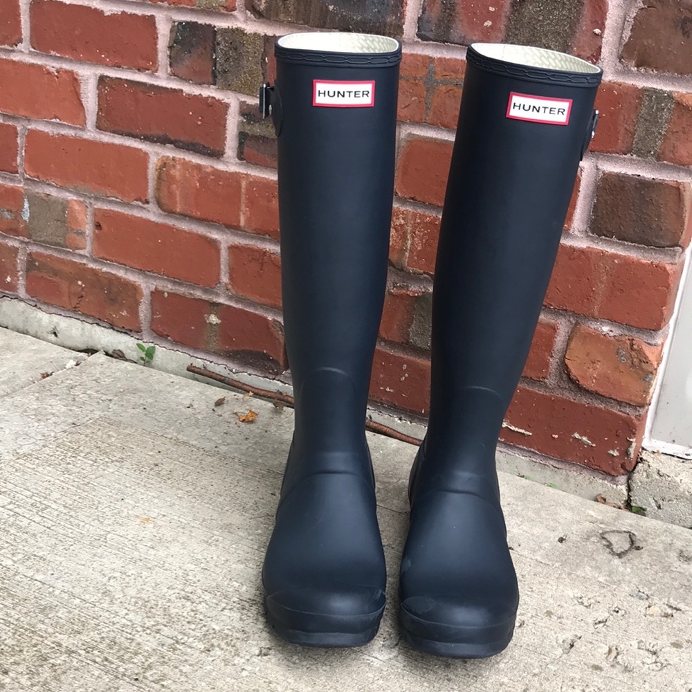 Navy Tall Hunter Boots *SIZE 8*